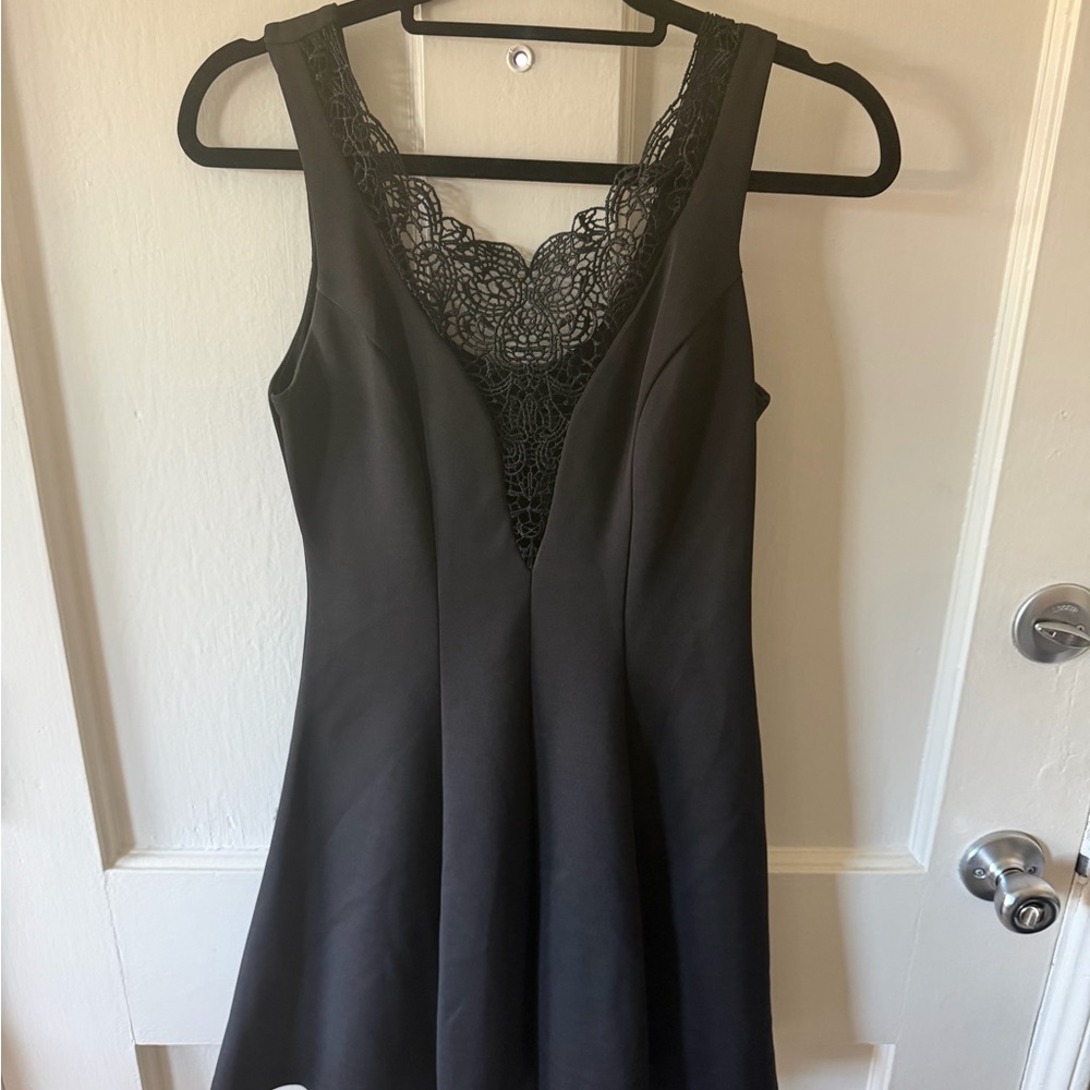 City Studio Lace Fit & Flare Black V-neck Dress - XS